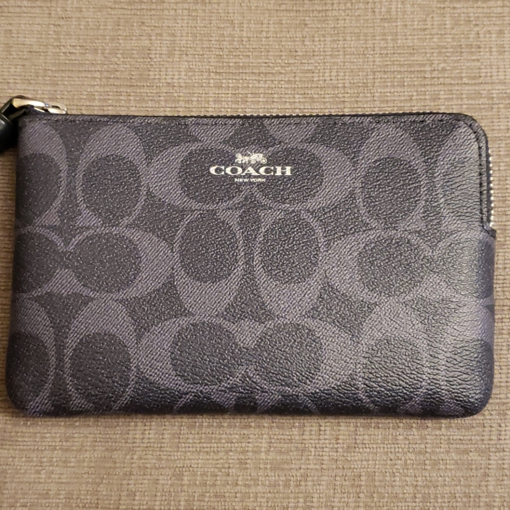 Coach Wristlet - Picture 1 of 4